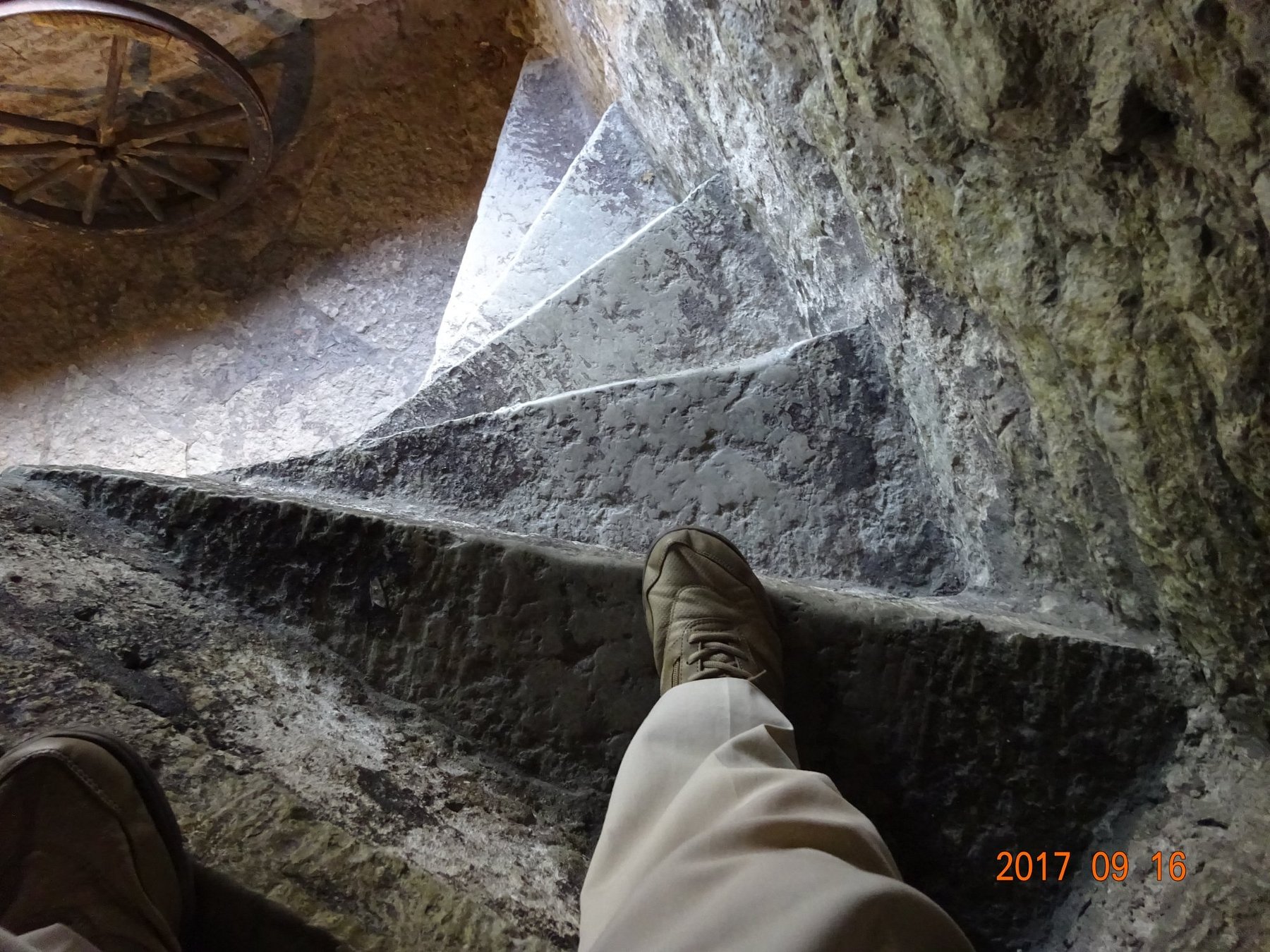 Descendez les escaliers